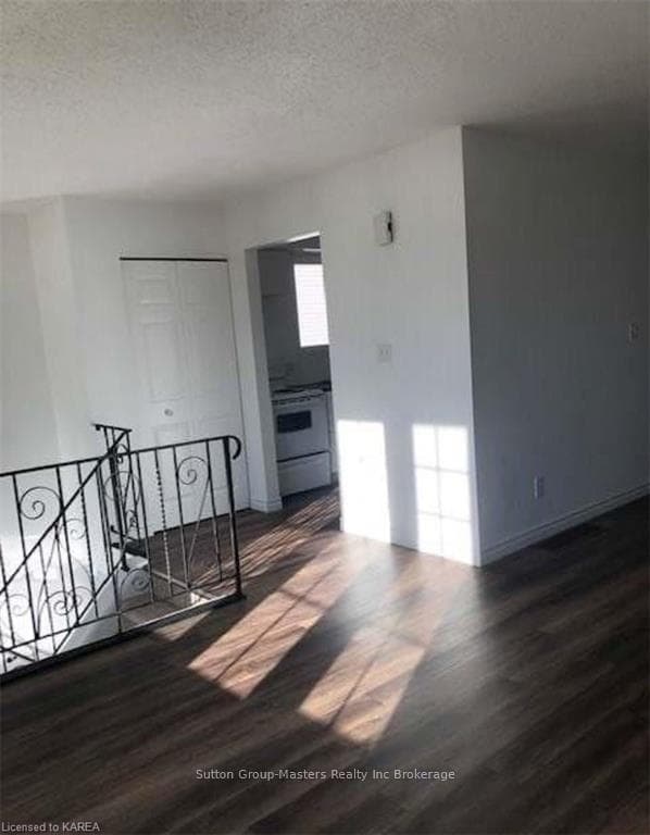 876 BEACONHILL Court photo 9