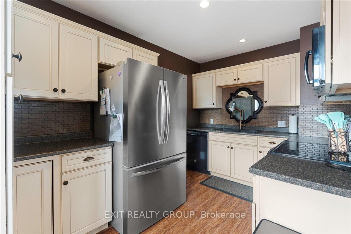 58 Sinclair Street photo 14