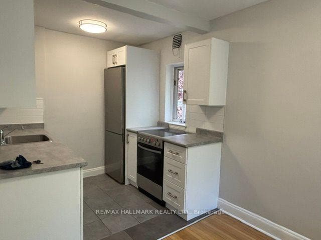 111 Oriole Parkway Unit 202 photo 8