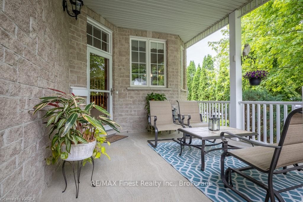 296 GRANDTRUNK Avenue photo 5