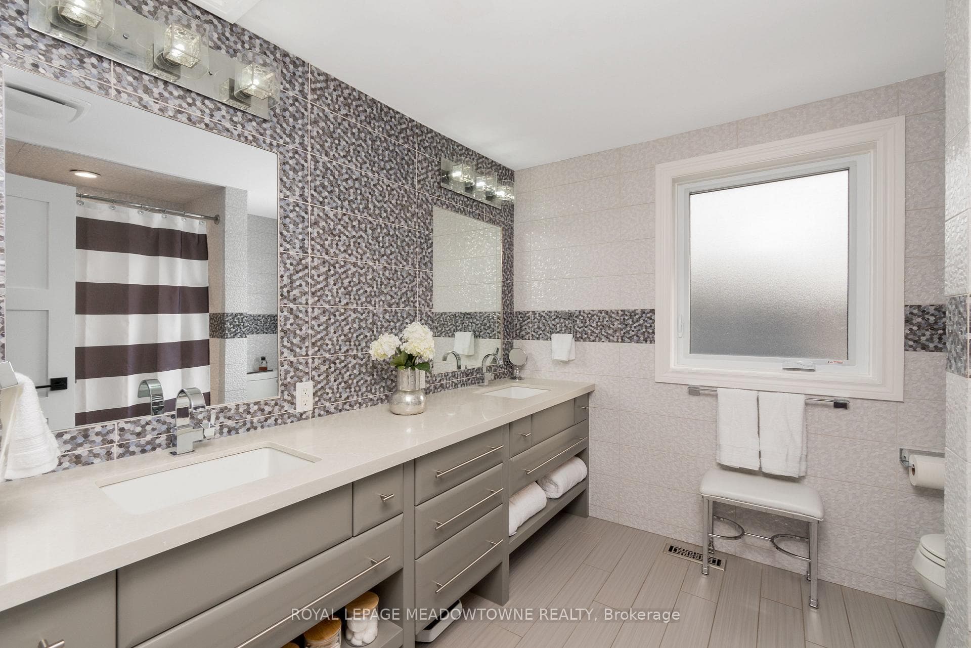 71 Joycelyn Crescent photo 19