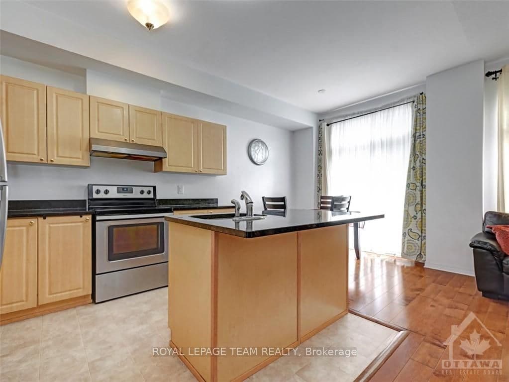 116 CAMDEN photo 9