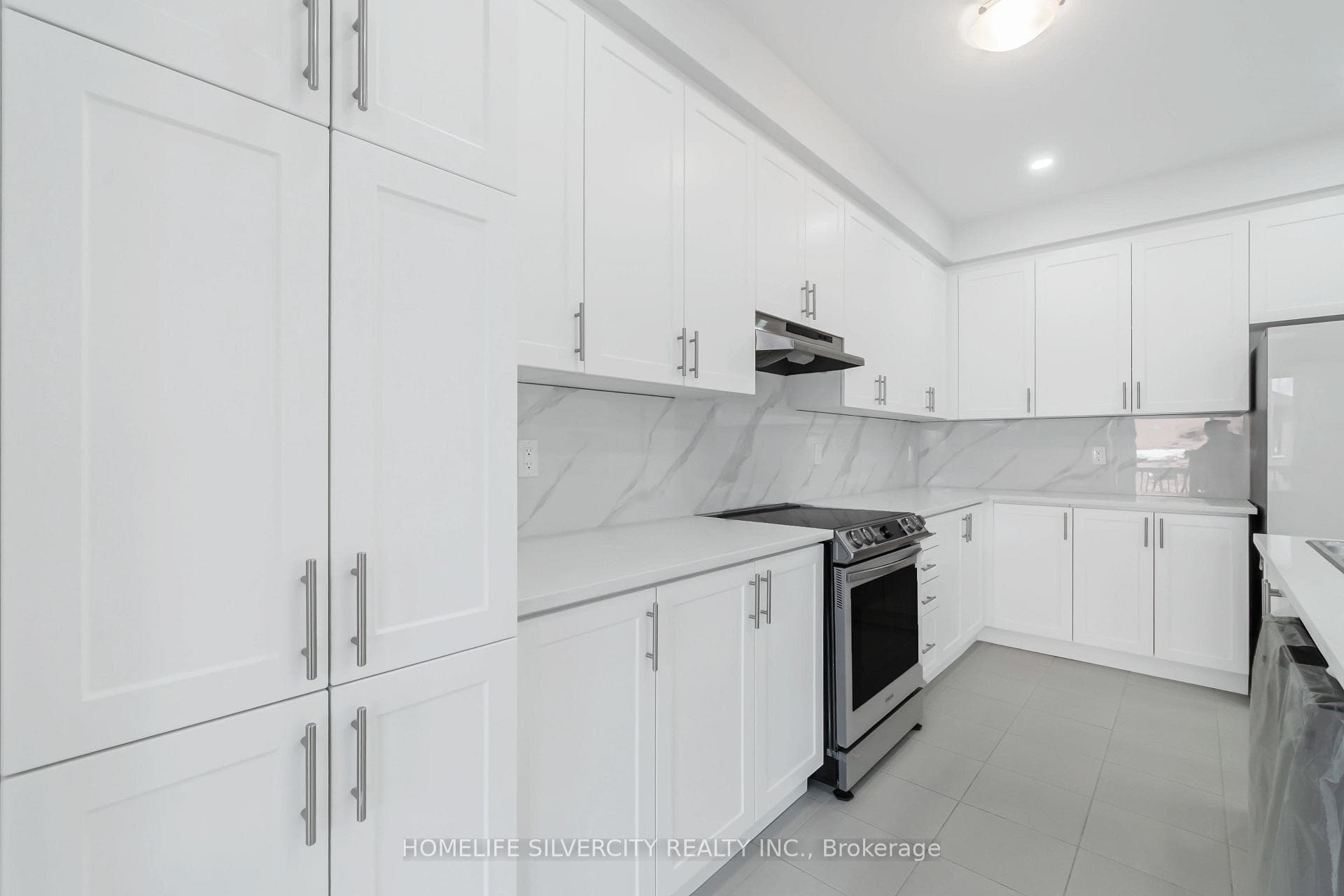 1427 Upper Thames Drive photo 15