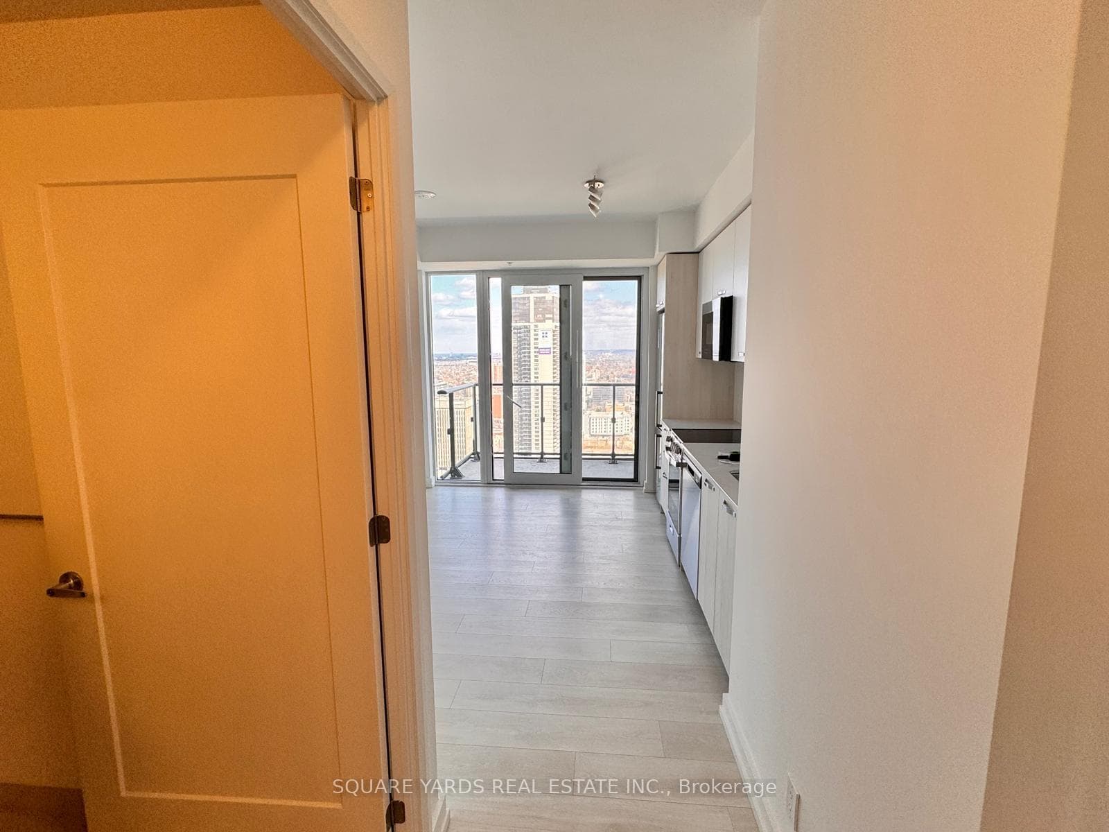 75 James Street Unit 2706 photo 10