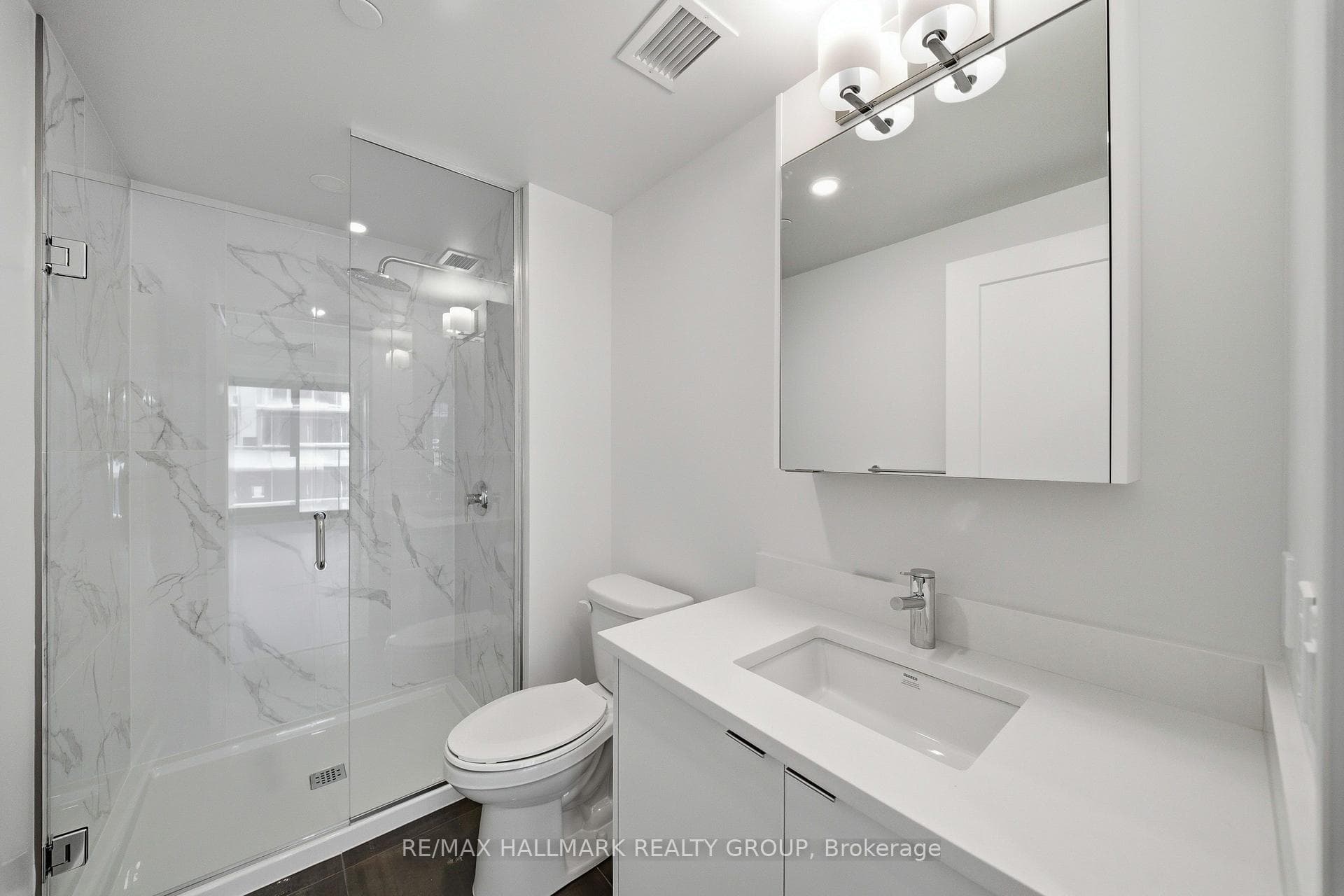180 George Street Unit 1703 photo 21