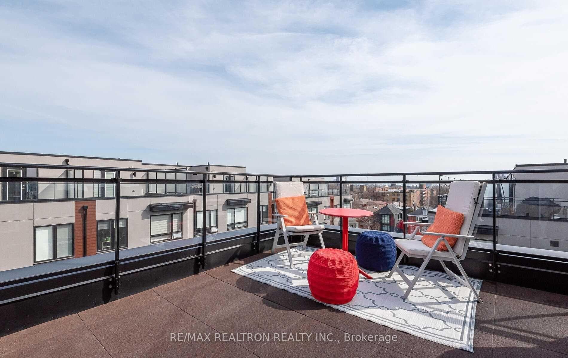 1120 Briar Hill Avenue Unit 301 photo 13