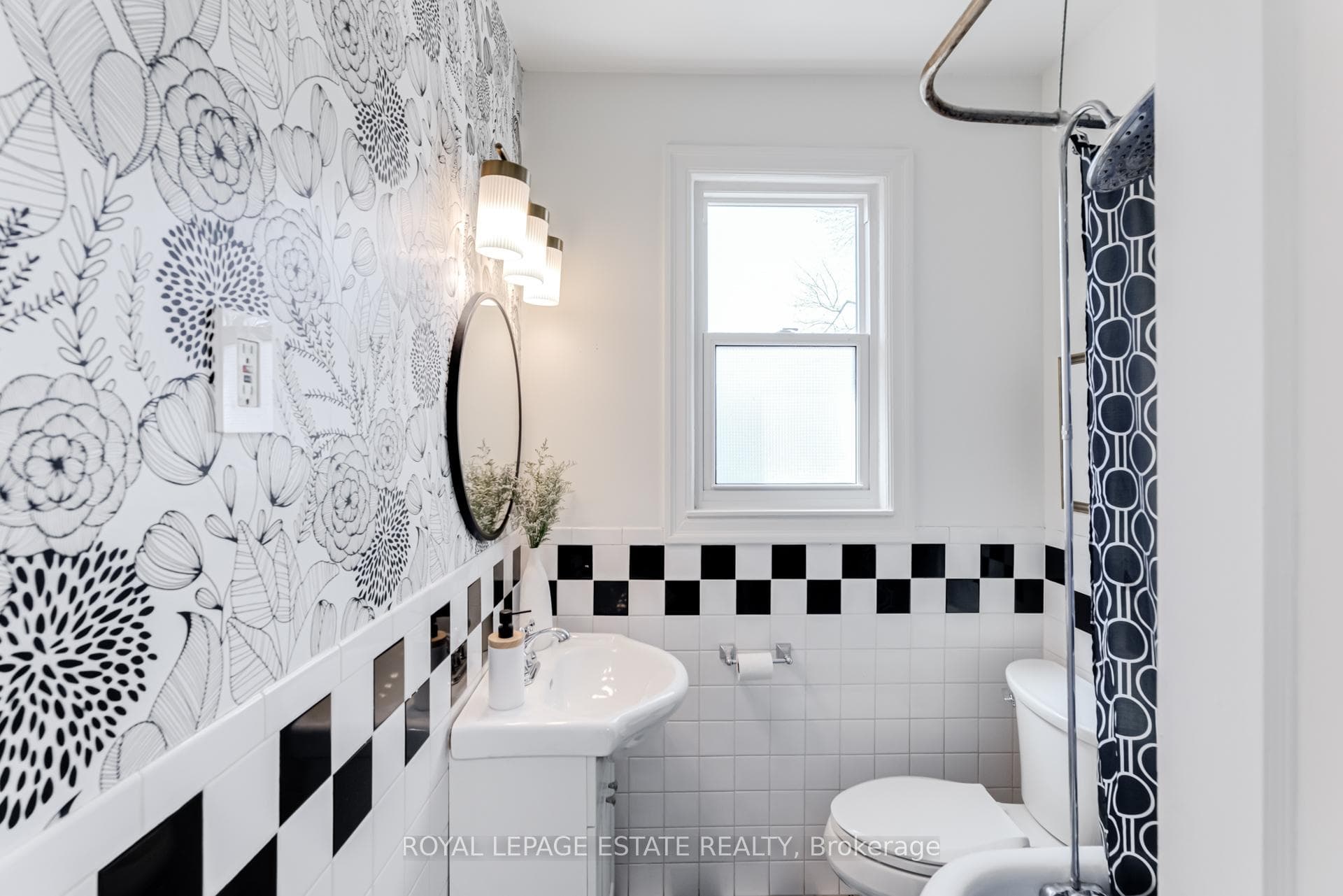 46 Thyra Avenue photo 21