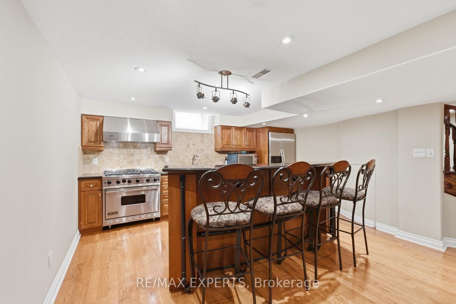 215 Velmar Drive photo 35