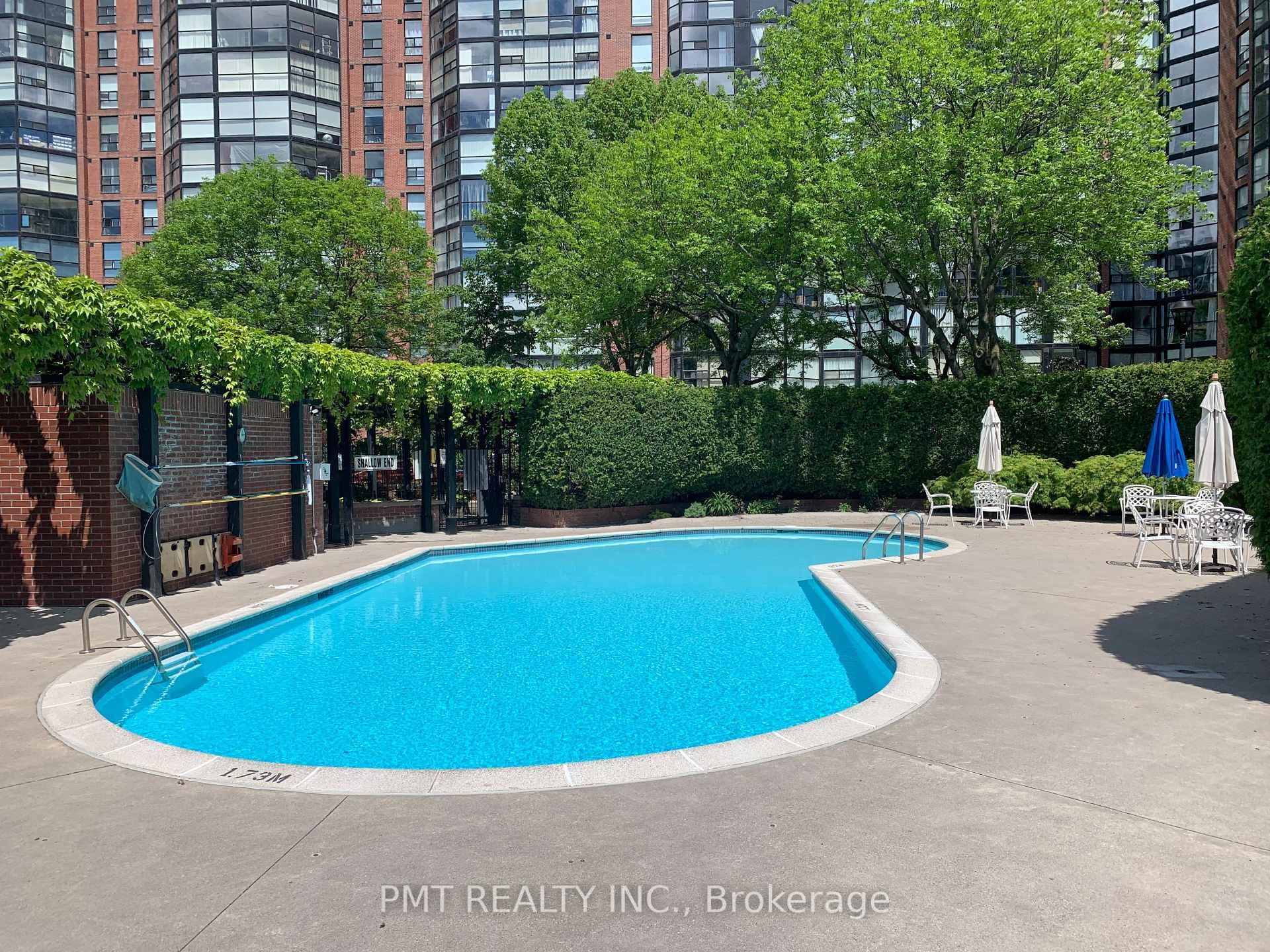 705 King Street Unit 1013 photo 39
