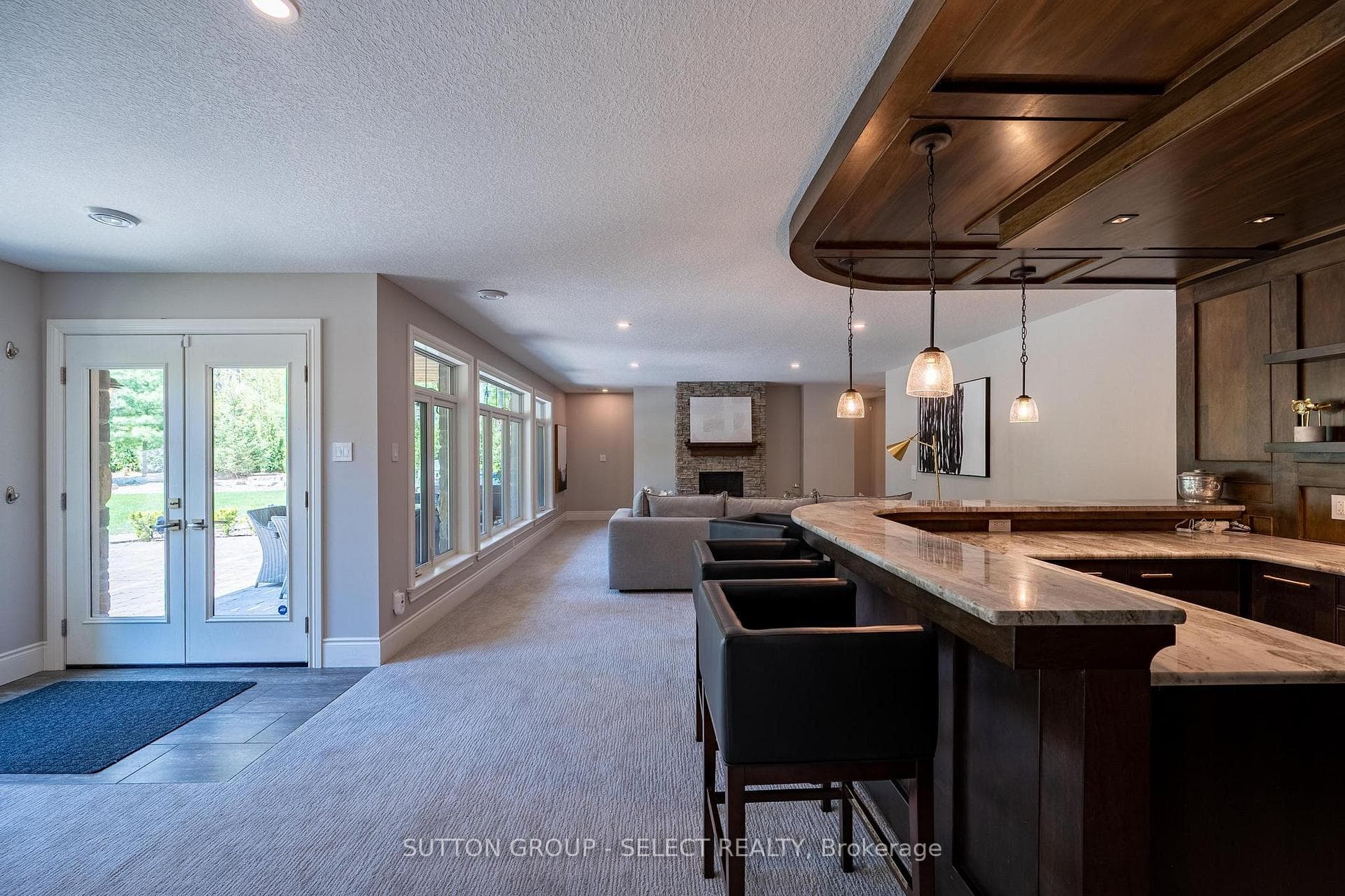 10464 PINETREE Drive photo 28