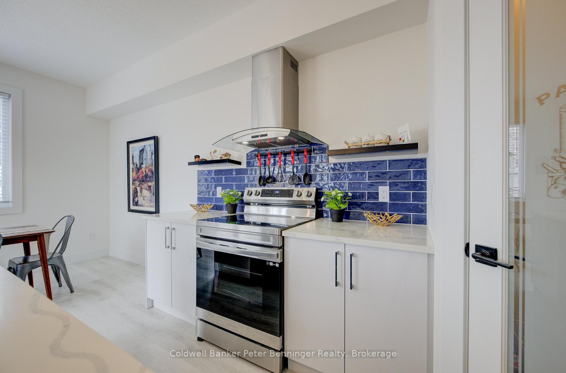 41 Queensway Drive photo 15