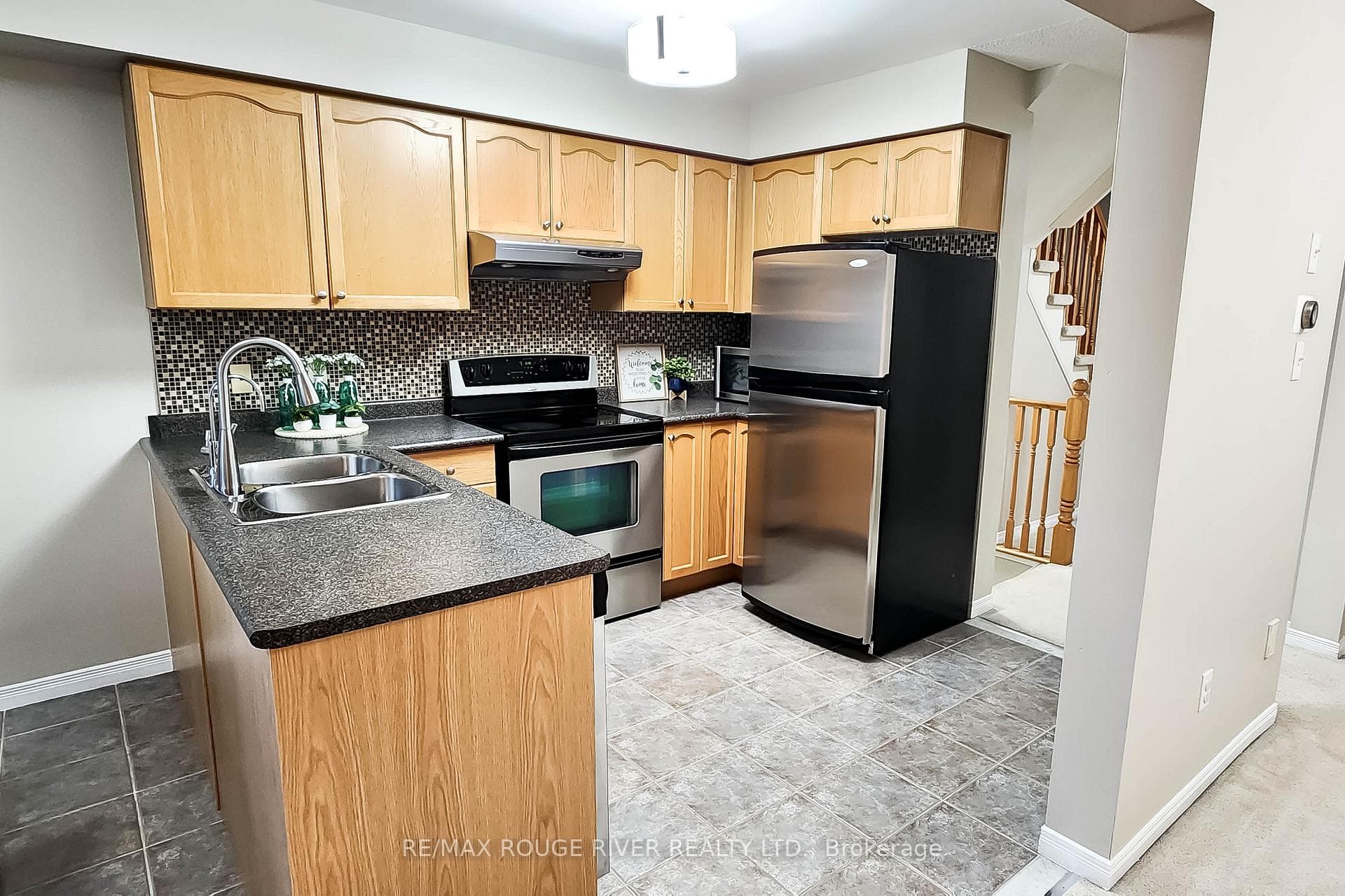 74 Meadow Wood Crescent photo 8