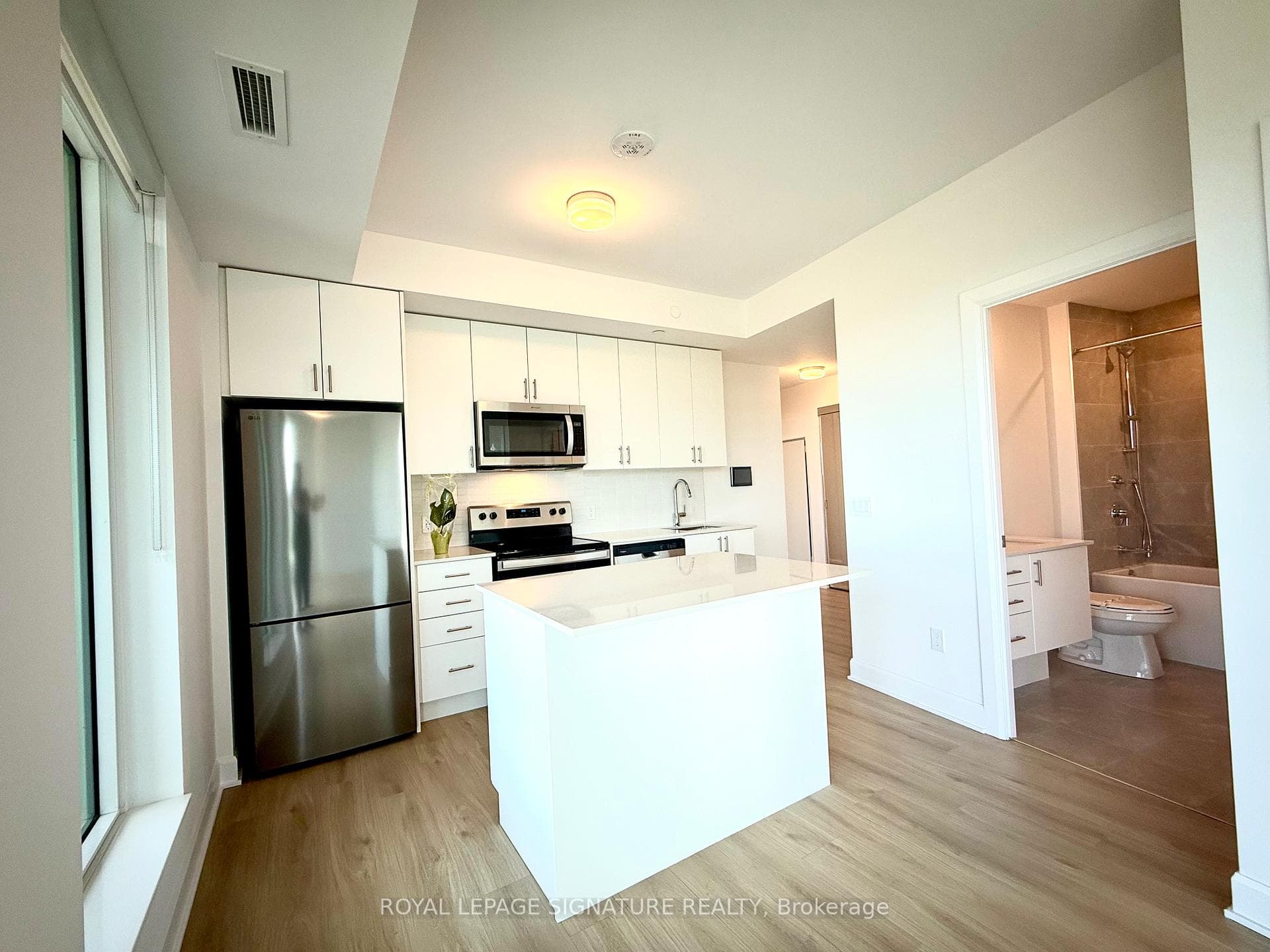 3240 William Coltson Avenue Unit 813 photo 5
