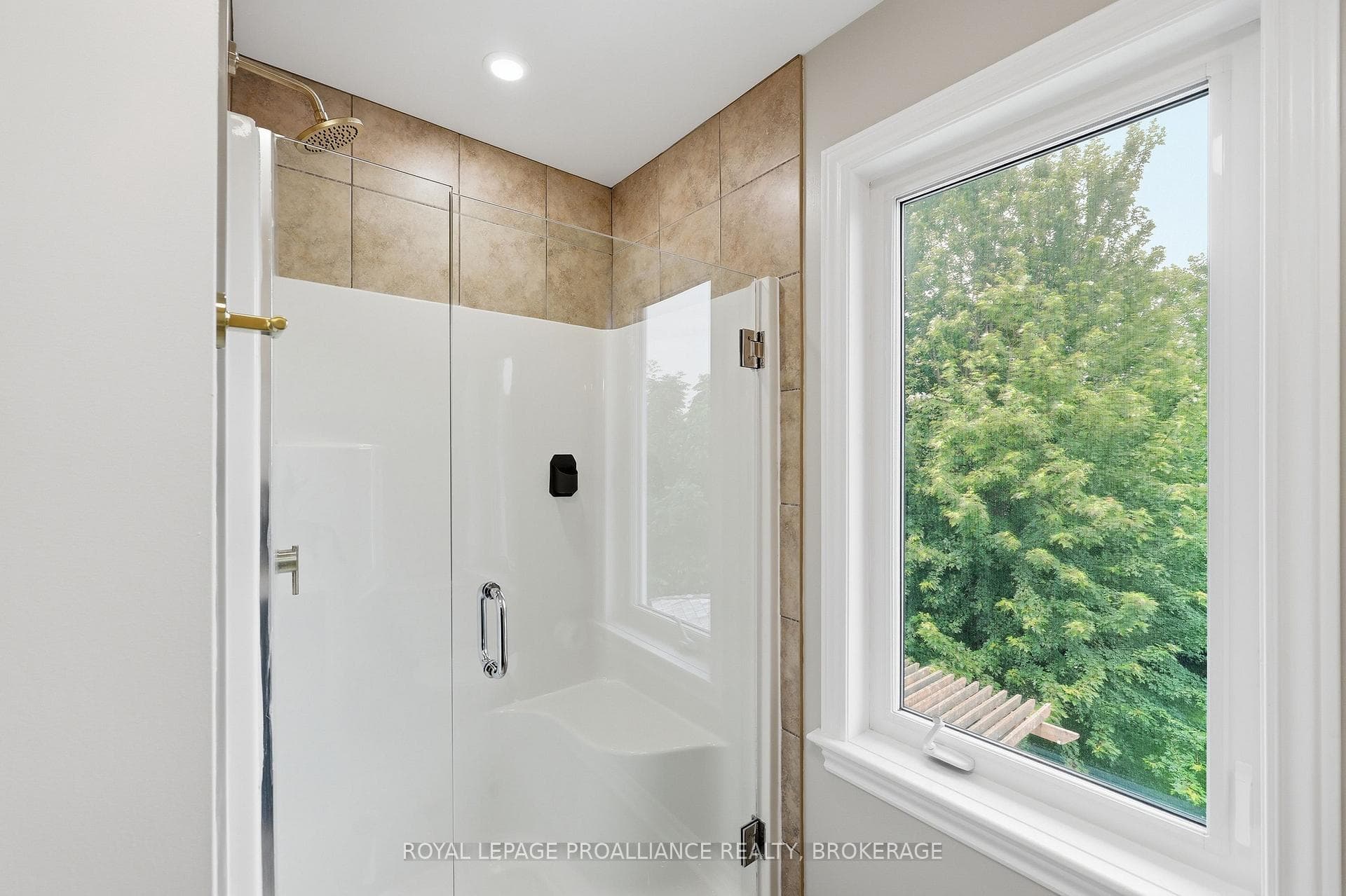 654 Fieldstone Drive photo 29