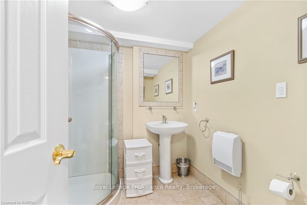 134 GRENADIER Drive photo 31