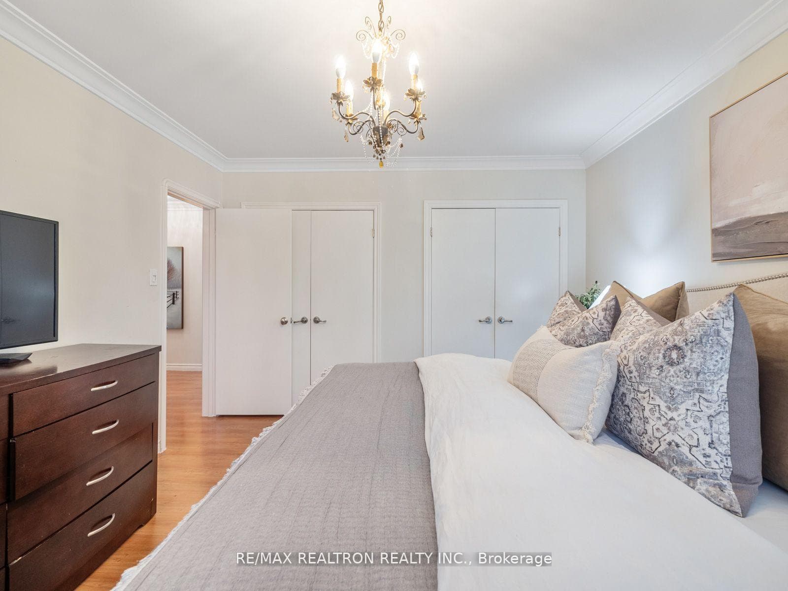 61 Collinson Boulevard photo 15
