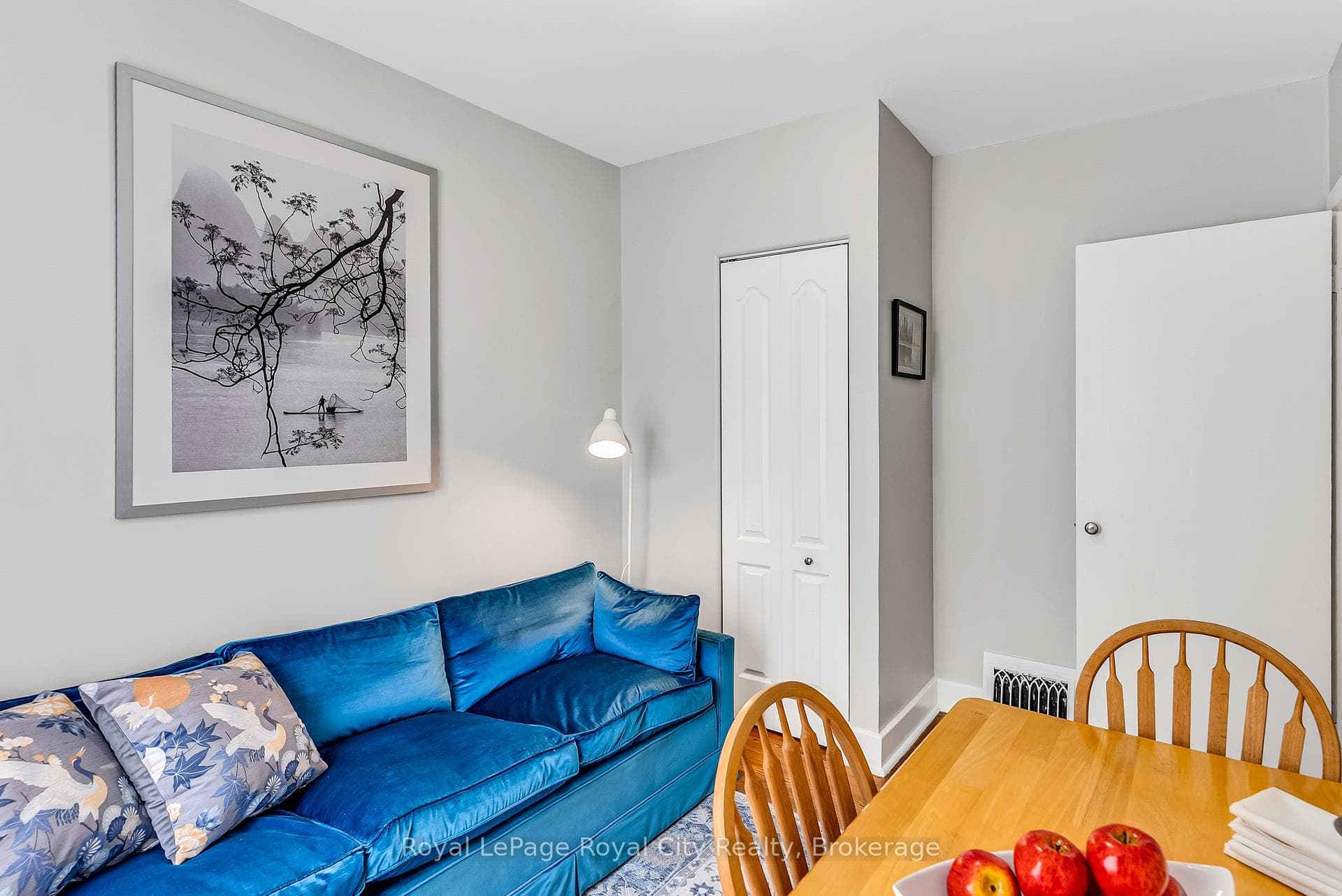 56 Winston Crescent photo 14