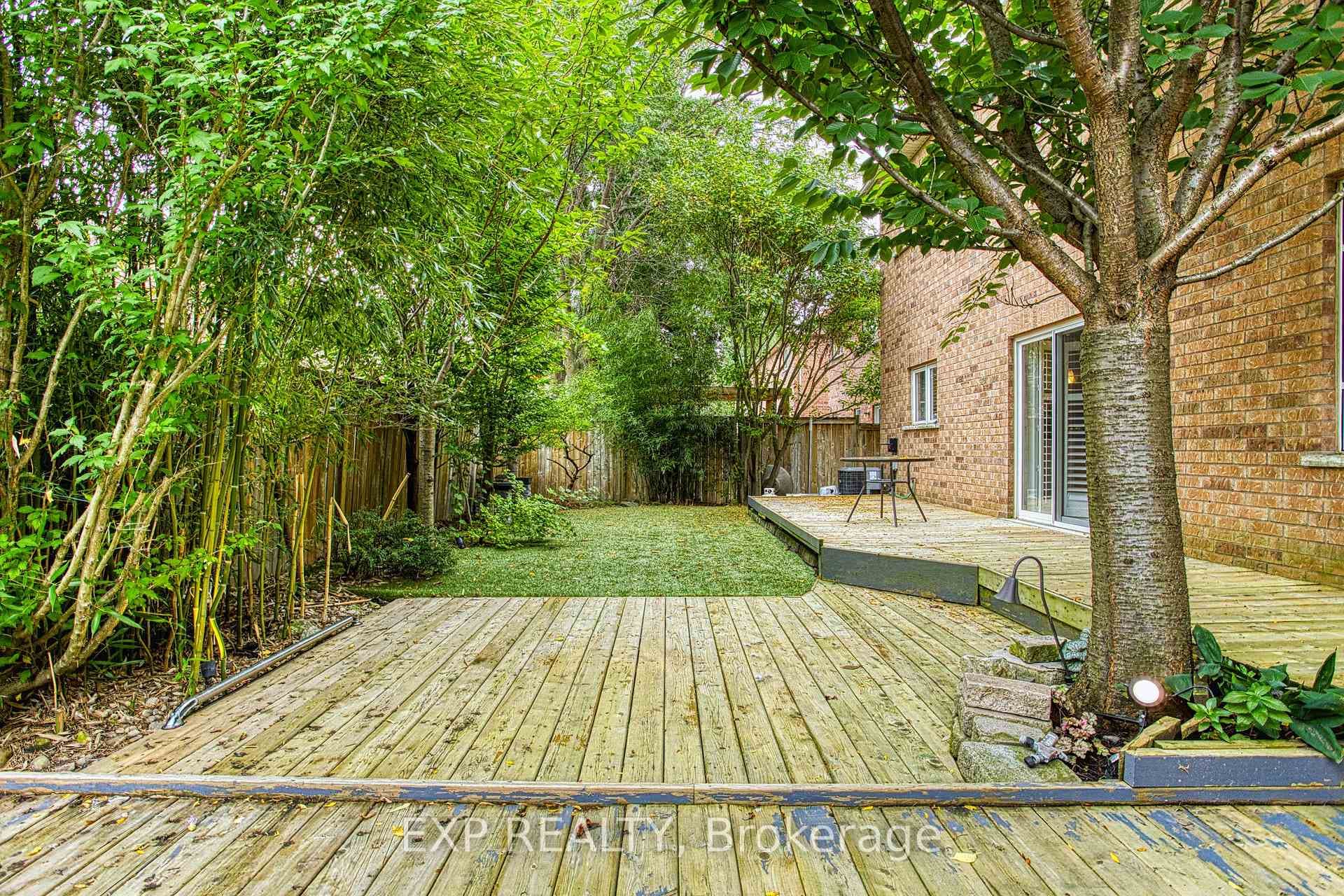 96 Glenmeadow Crescent photo 37