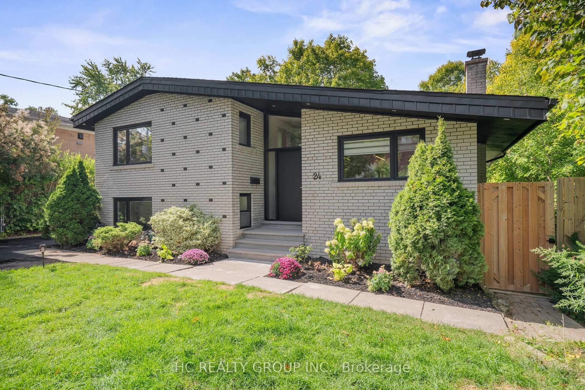 24 Addington Avenue photo 37