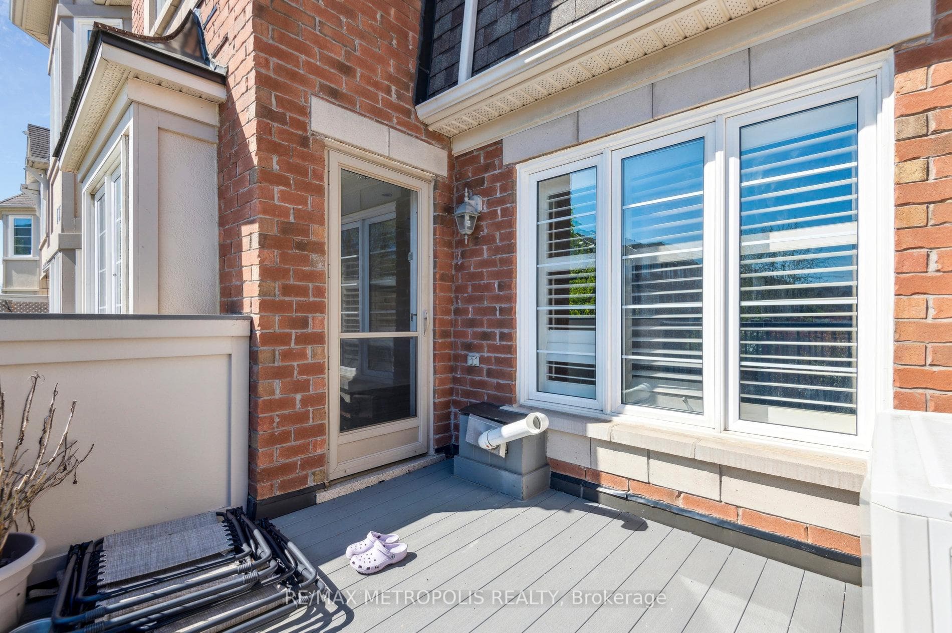 54 Howe Avenue photo 35