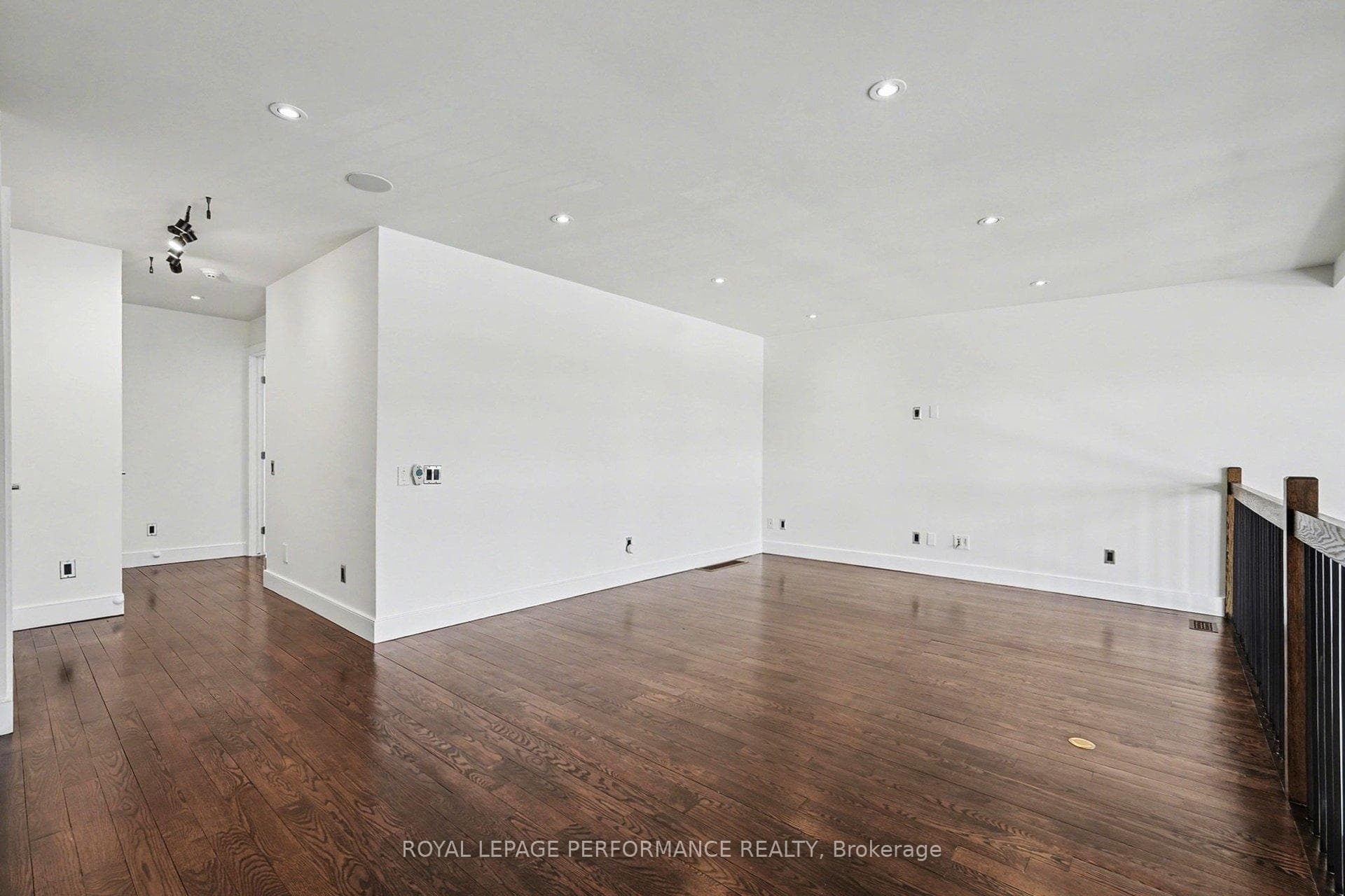 805 Kingsmere Avenue photo 19