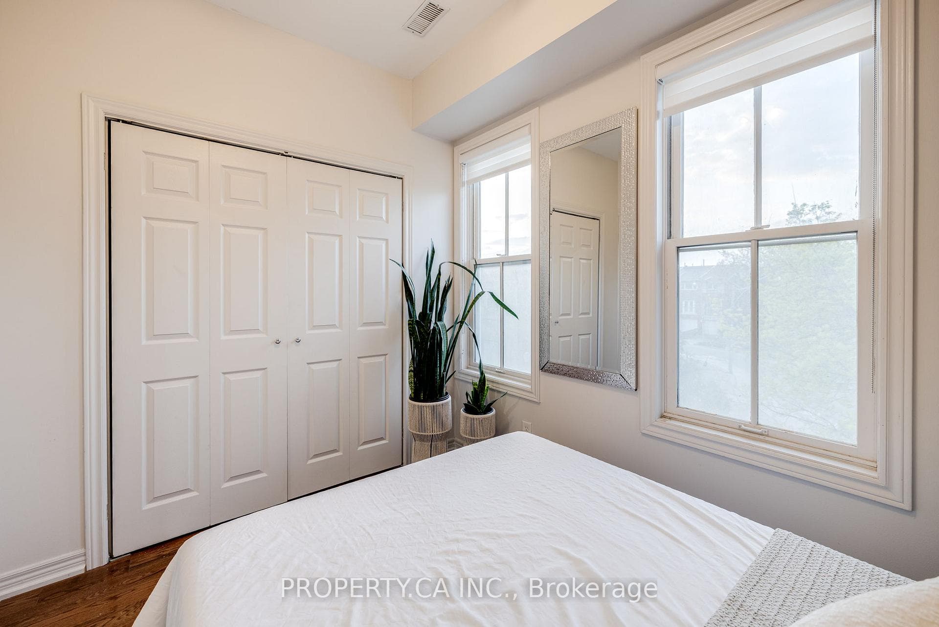 617 Adelaide Street photo 15