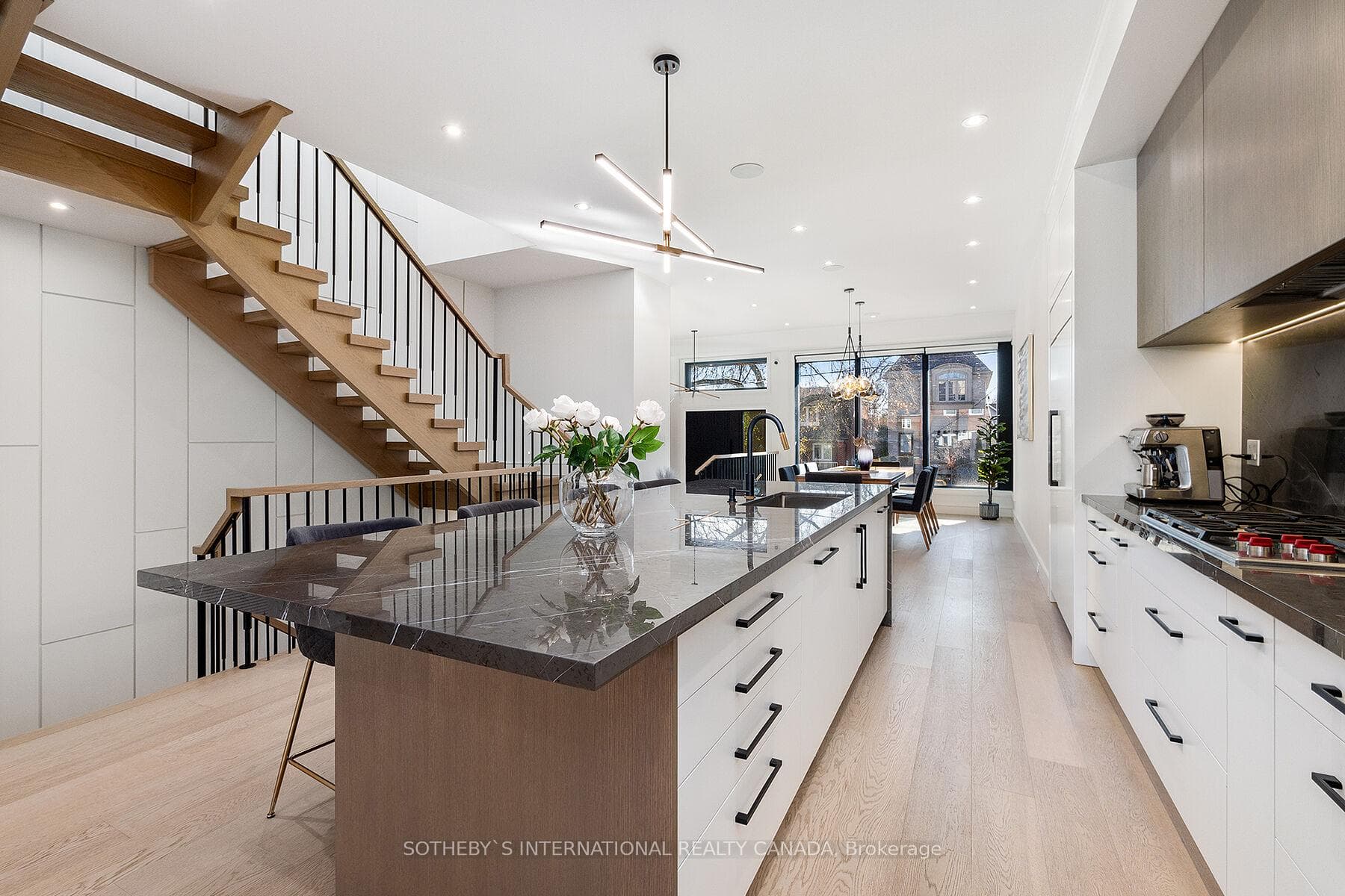 272 Cranbrooke Avenue photo 12