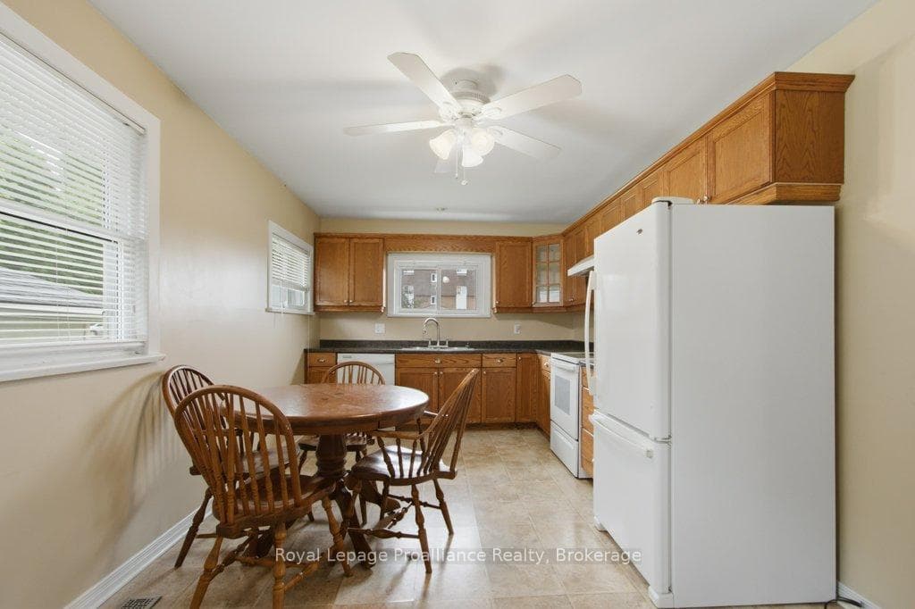 395 Sidney Street photo 8