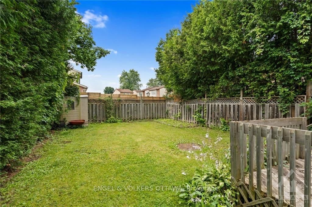 1740 LAFRANCE Drive photo 20