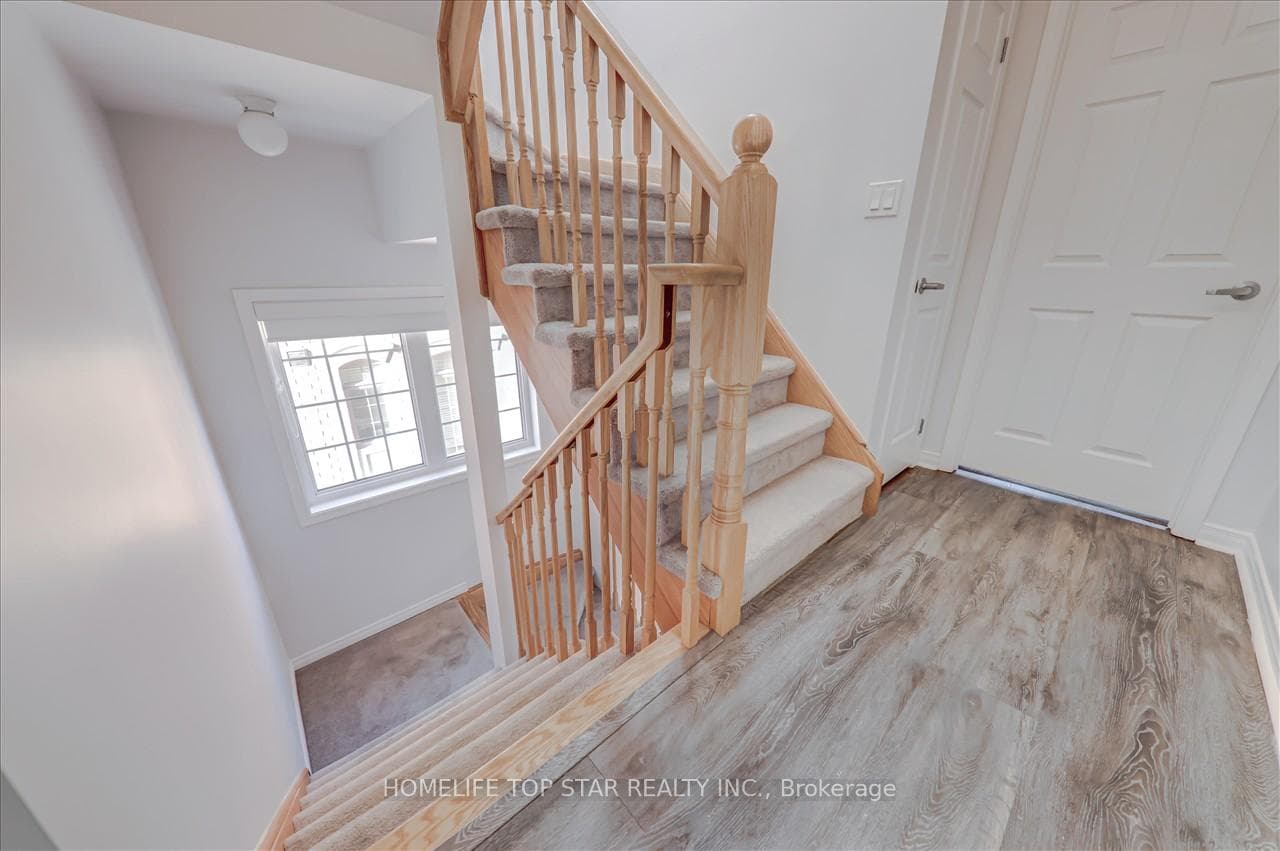 68 Harwood Avenue photo 16