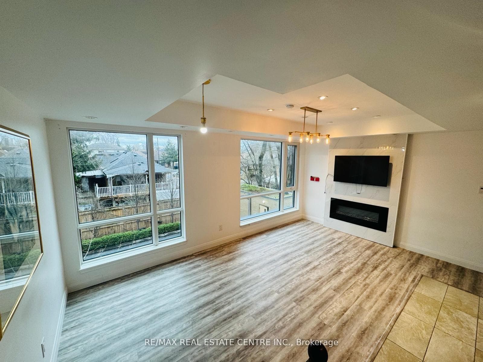 639 Lawrence Avenue Unit 321 photo 7