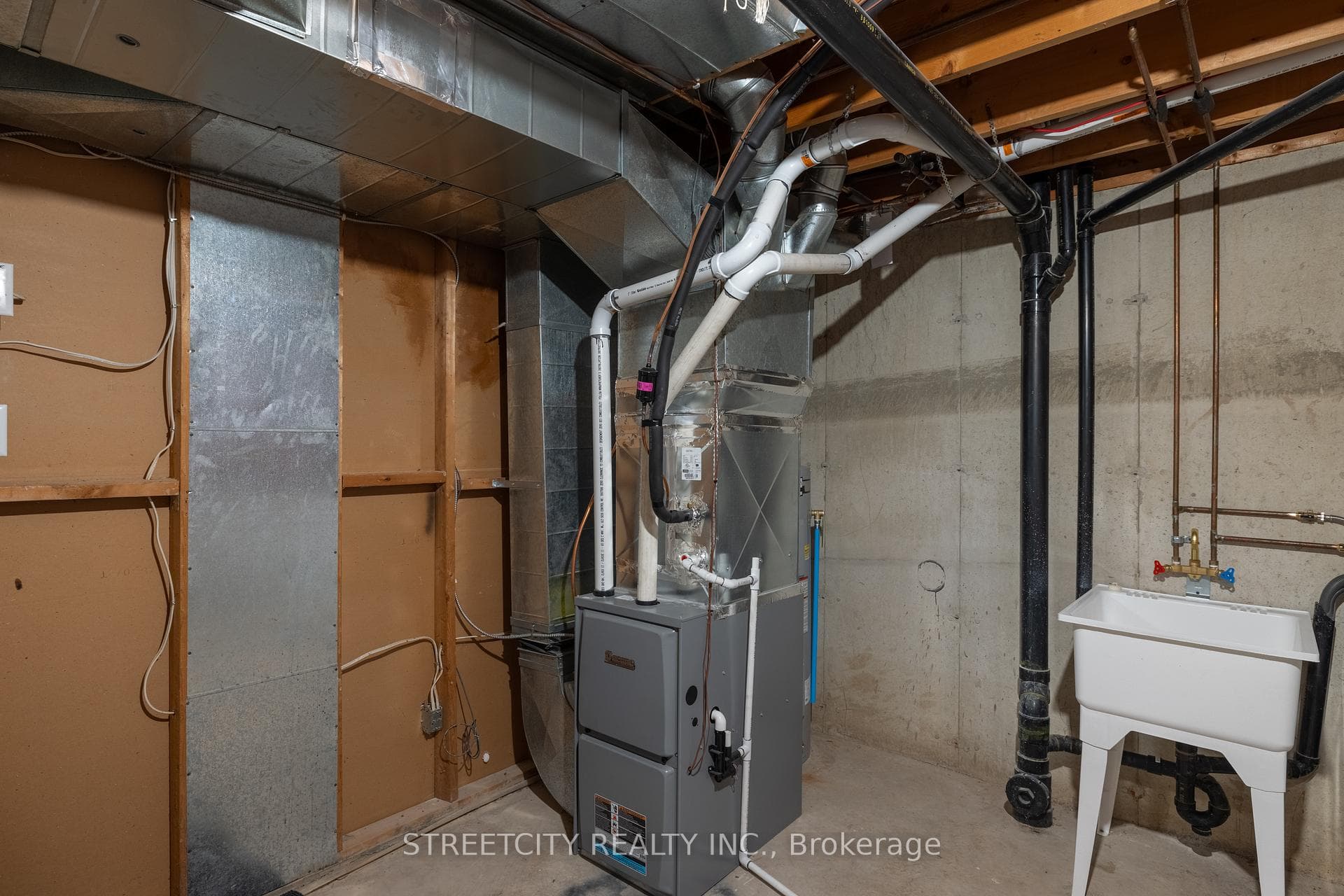 226 Highview Avenue Unit 64 photo 28