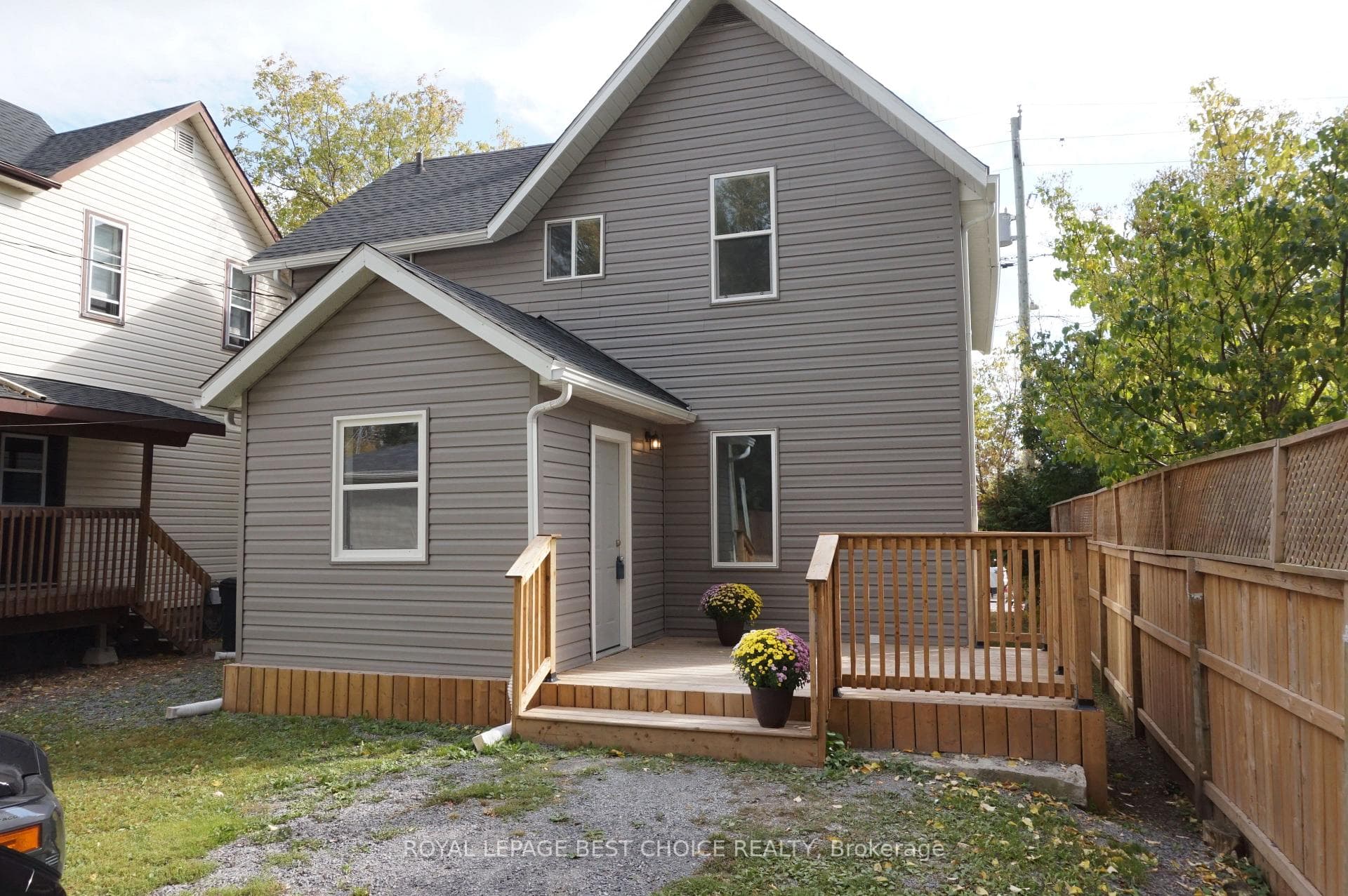 54 Lakeshore Road photo 27