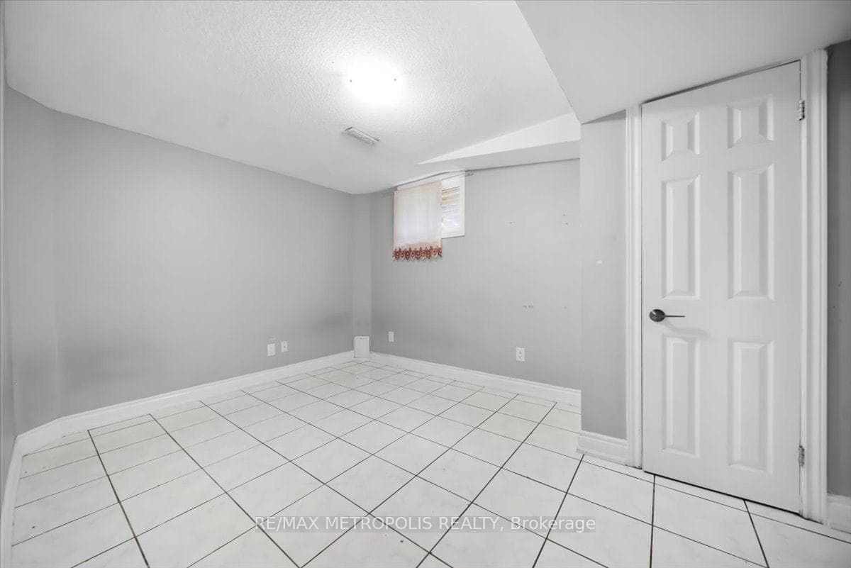 39 Jellicoe Crescent photo 41