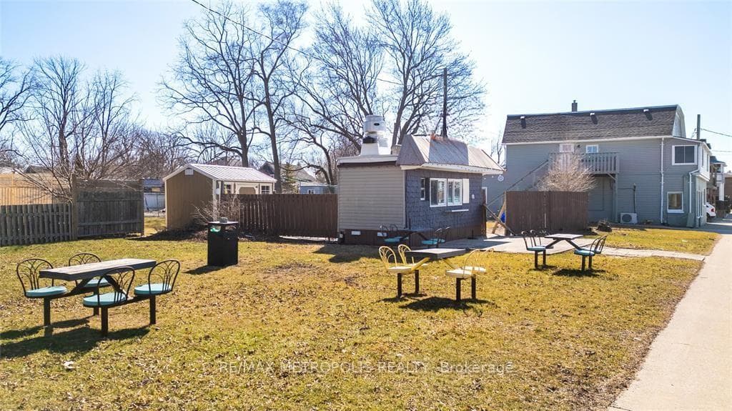 1522 St Clair Parkway photo 5