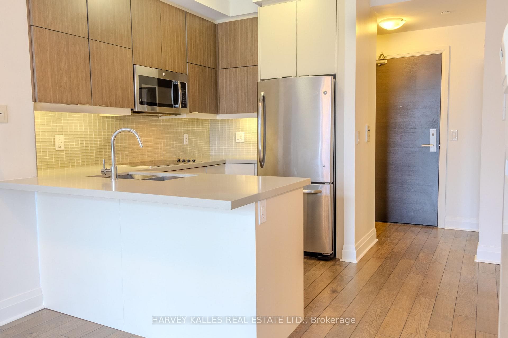 399 Spring Garden Avenue Unit 402 photo 3