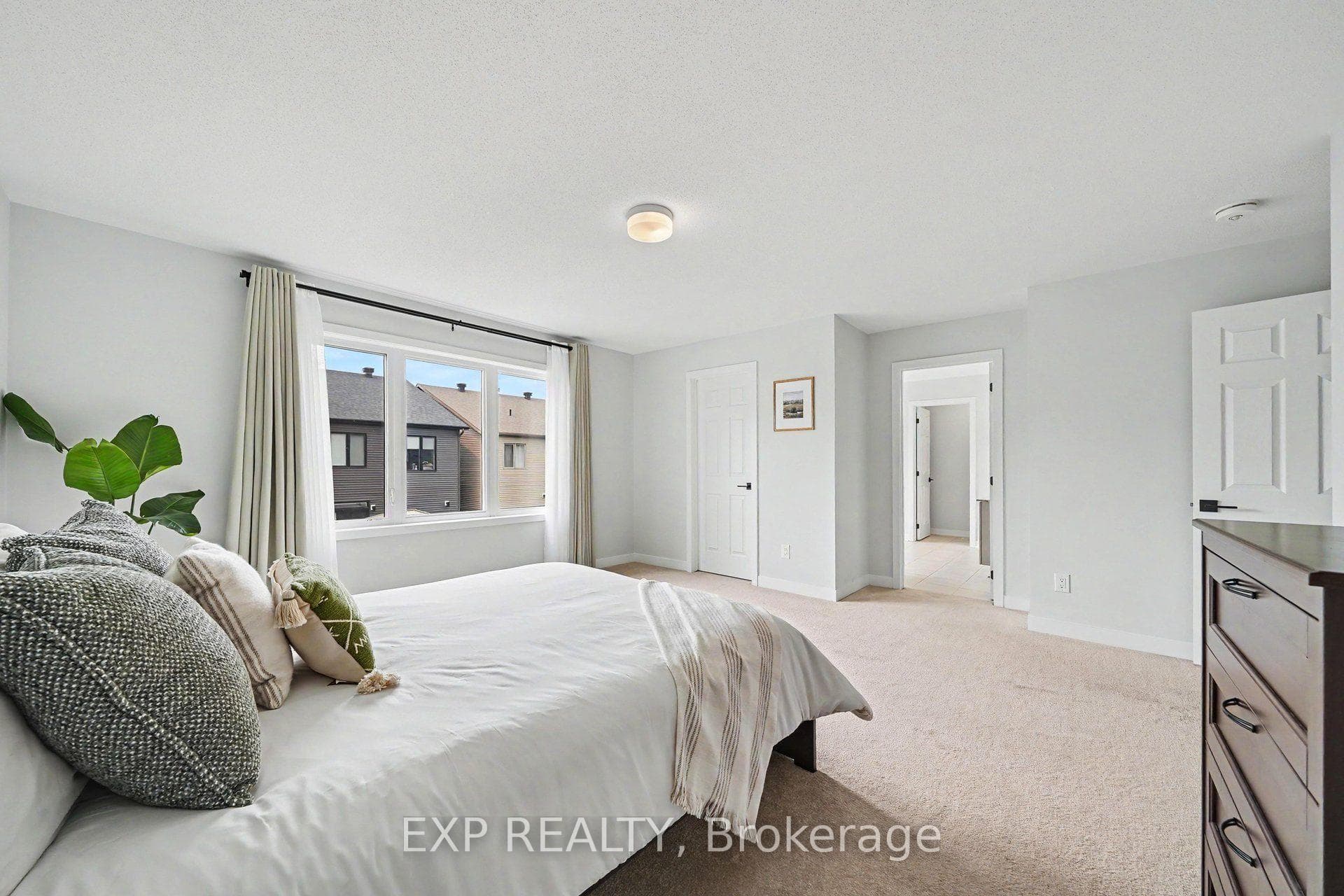 818 Crossgate Street photo 22