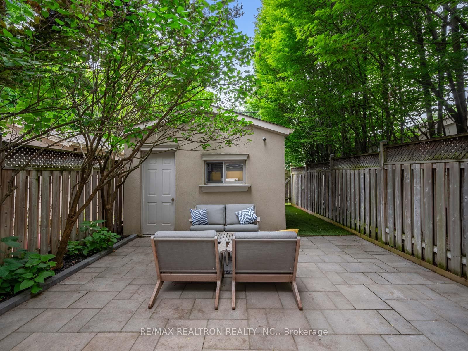 481 Woburn Avenue photo 26