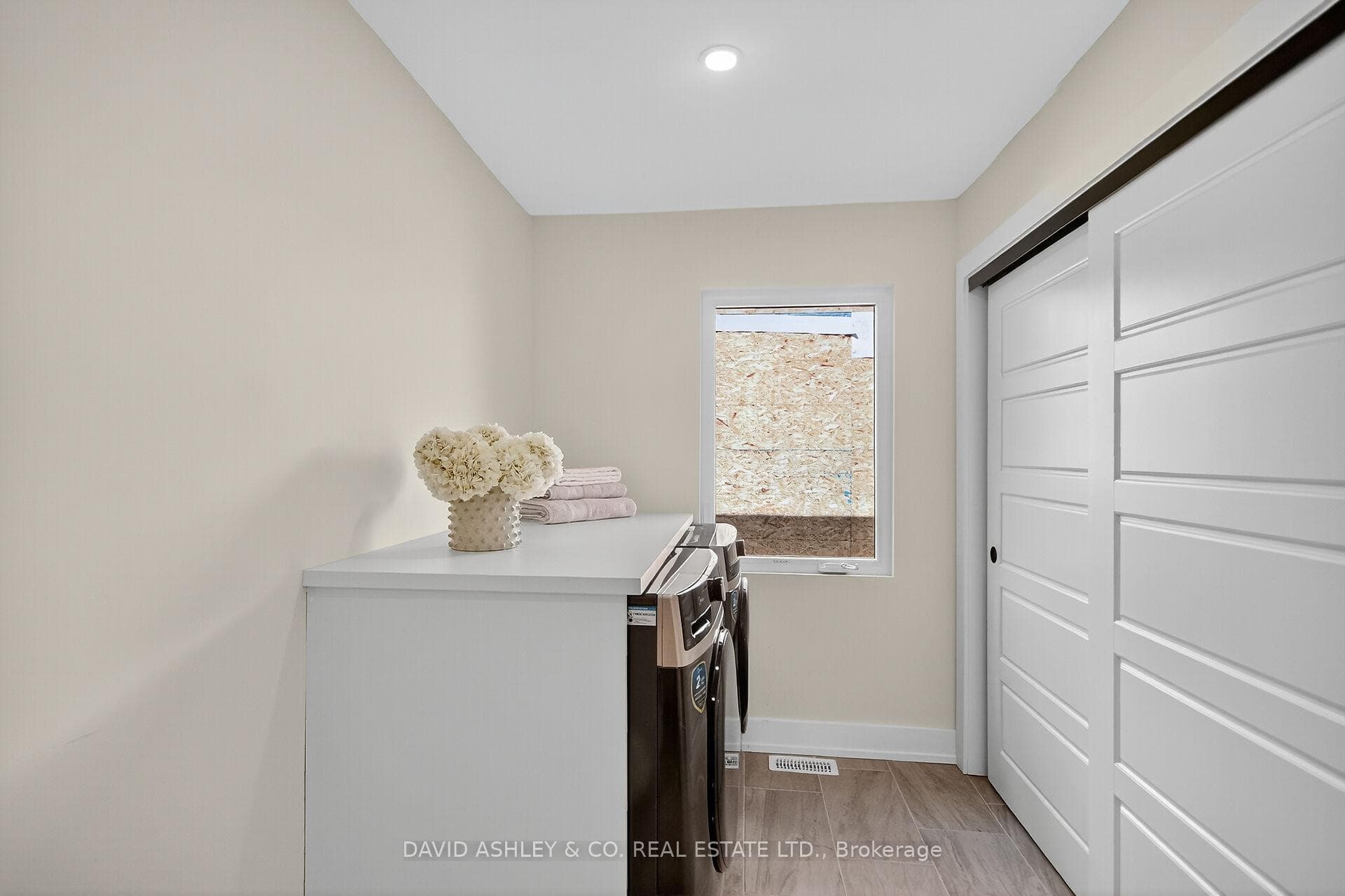 612 Tweedsmuir Avenue Unit Main photo 21
