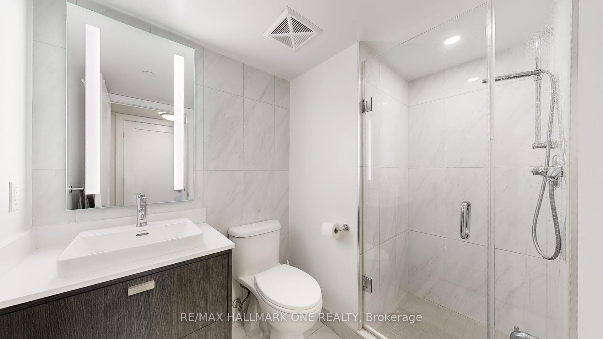 225 Village Green Square Unit 1801 photo 27