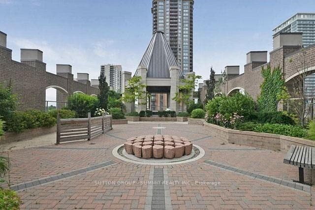 388 Prince of Wales Drive Unit 511 photo 20