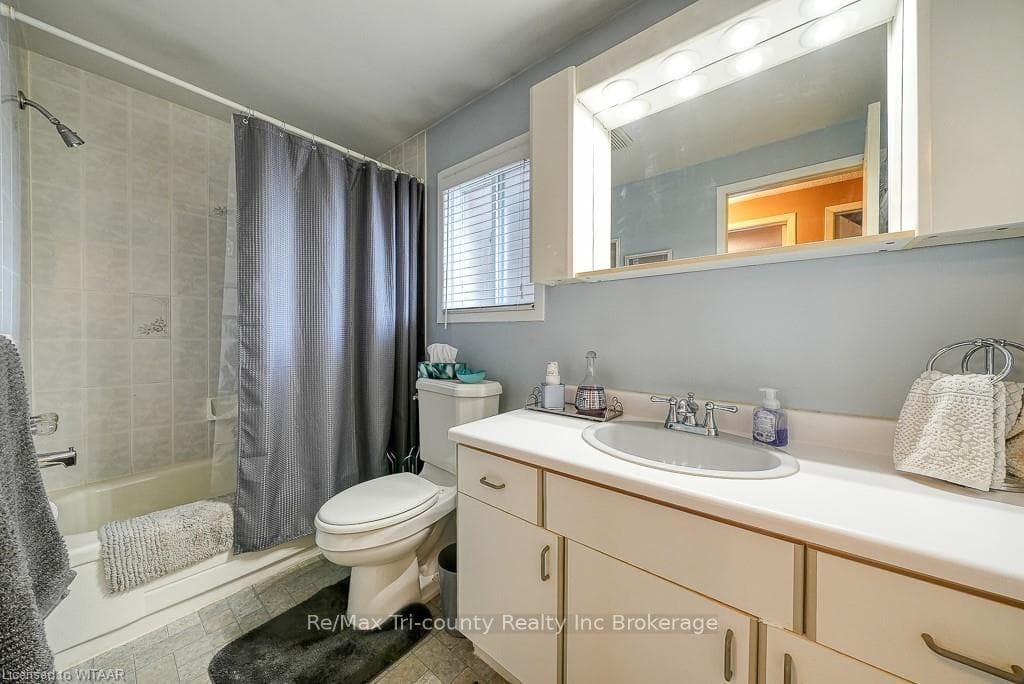 4 piece bath on main floor