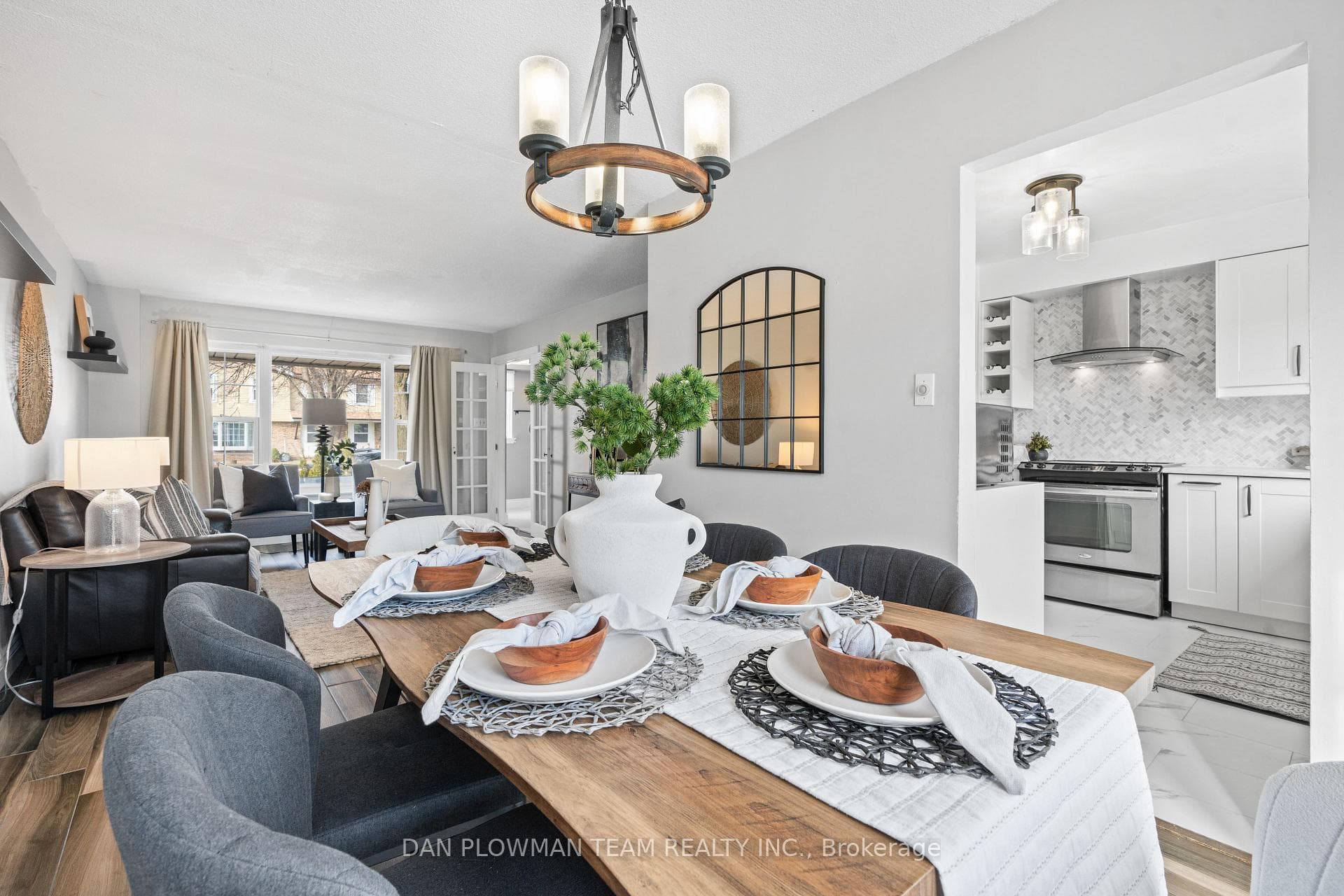 1262 Fenelon Crescent photo 10