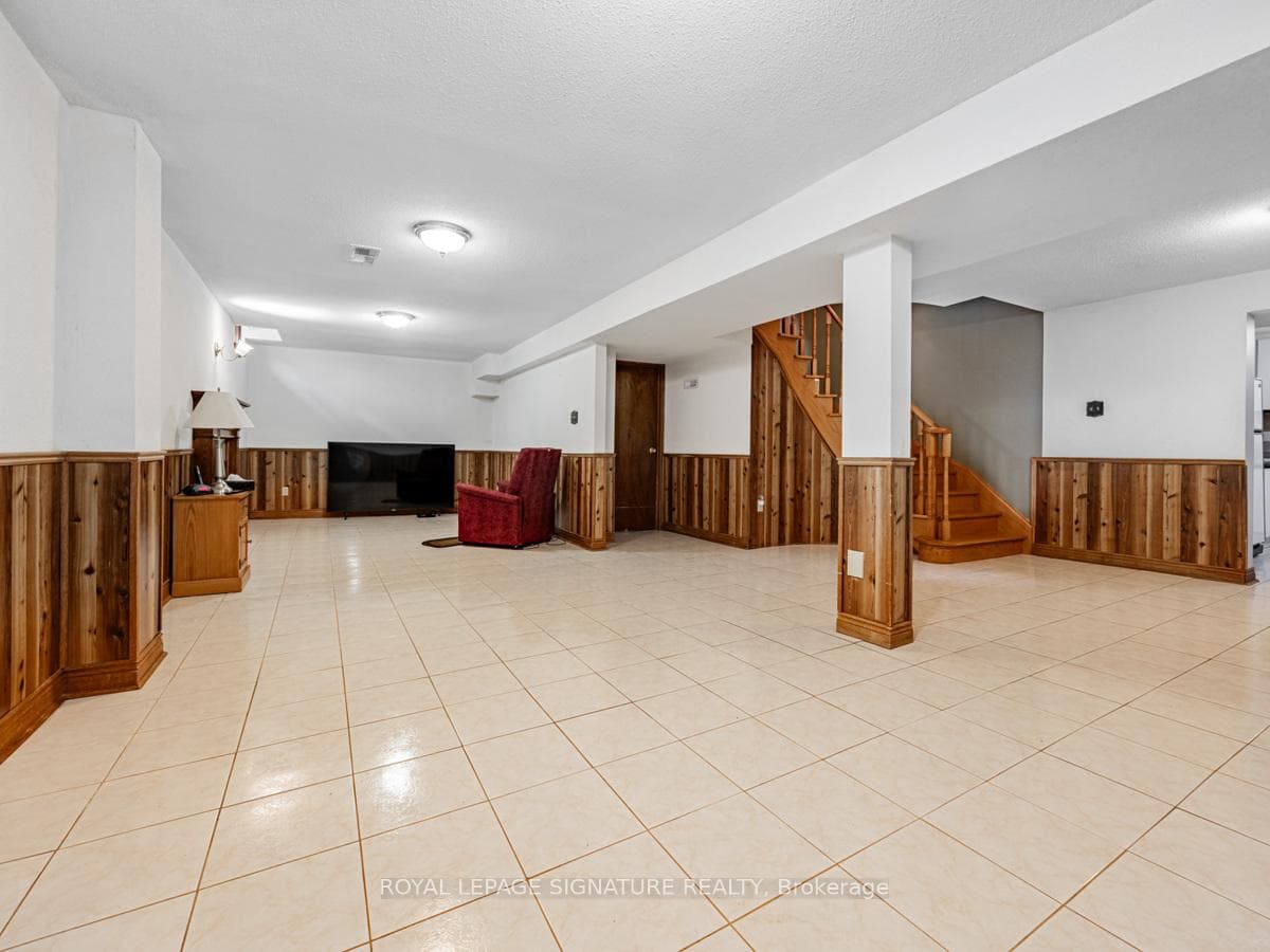 84 Jade Crescent photo 28