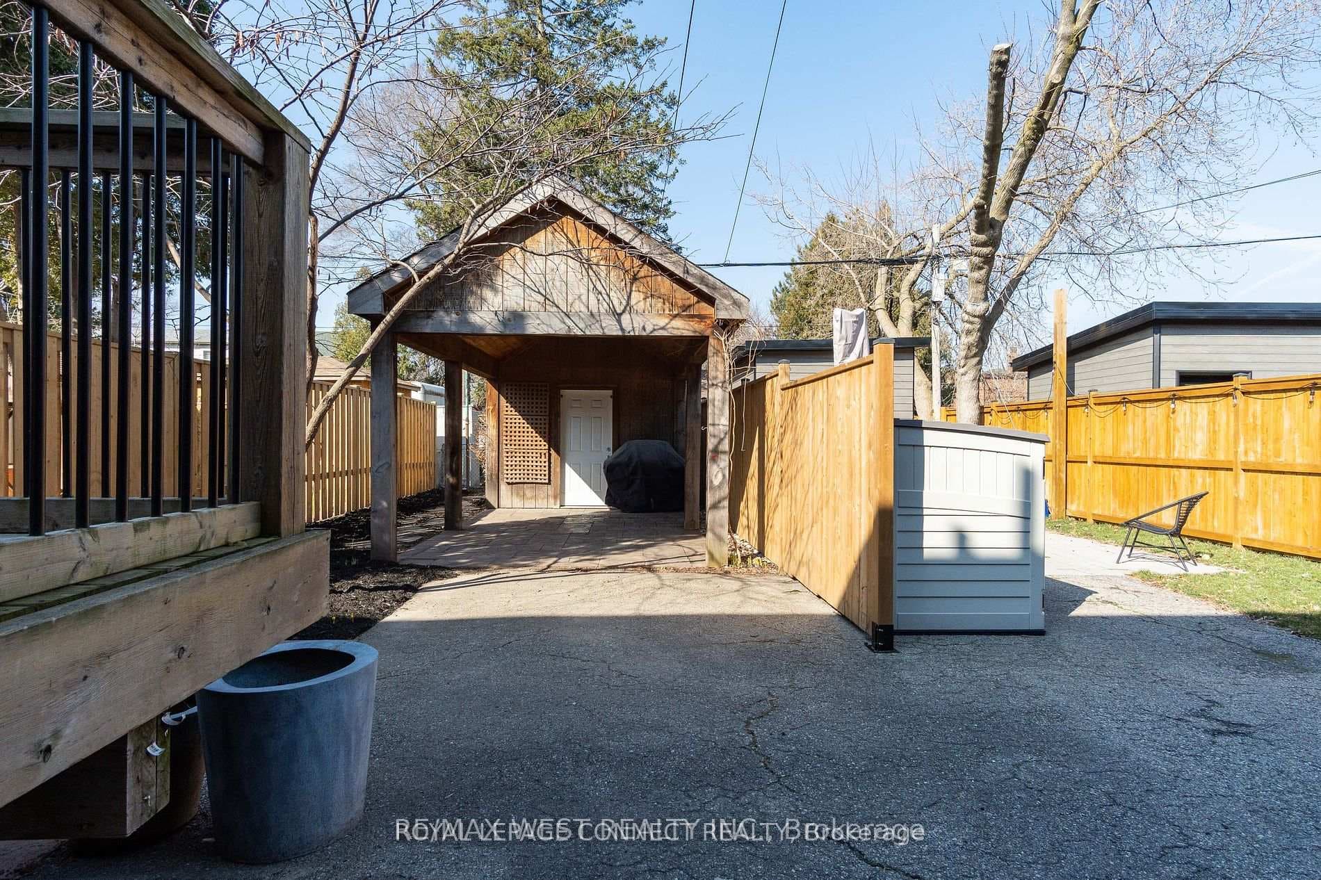 638 Willard Avenue photo 32