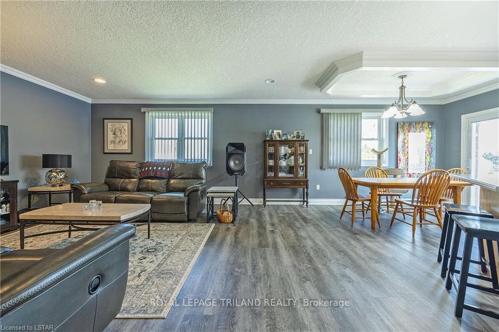 9097 IONA Road photo 9