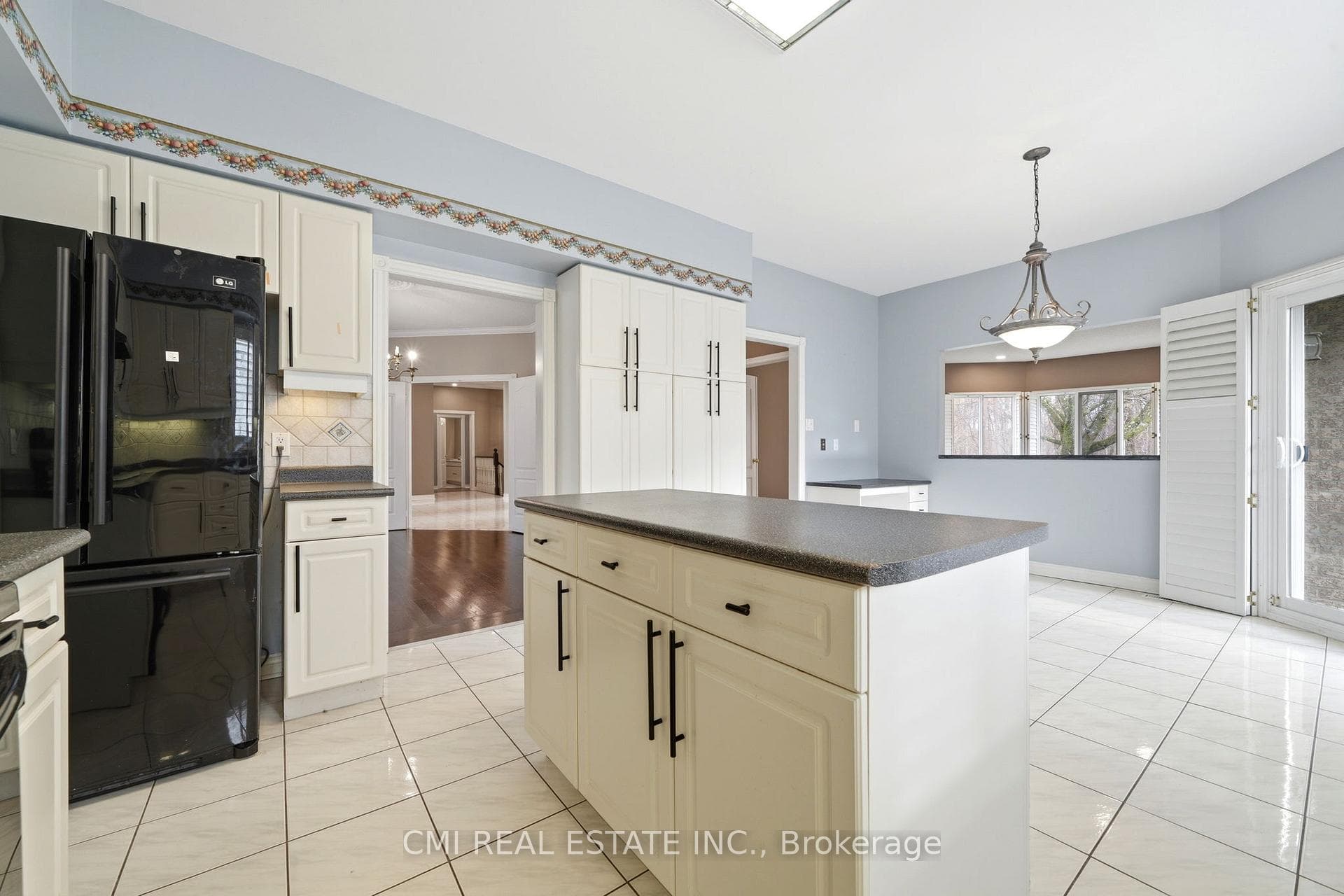 15 Treegrove Circle photo 13