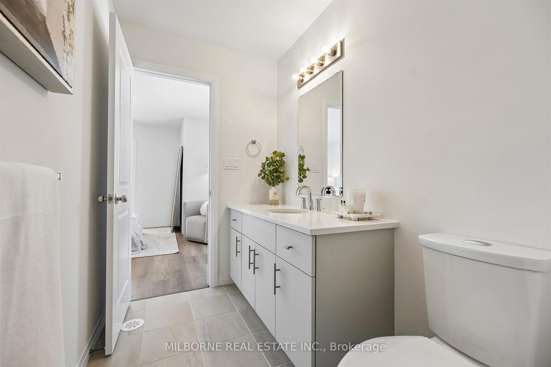 Photos Of Model Suite - Colour Package Varies