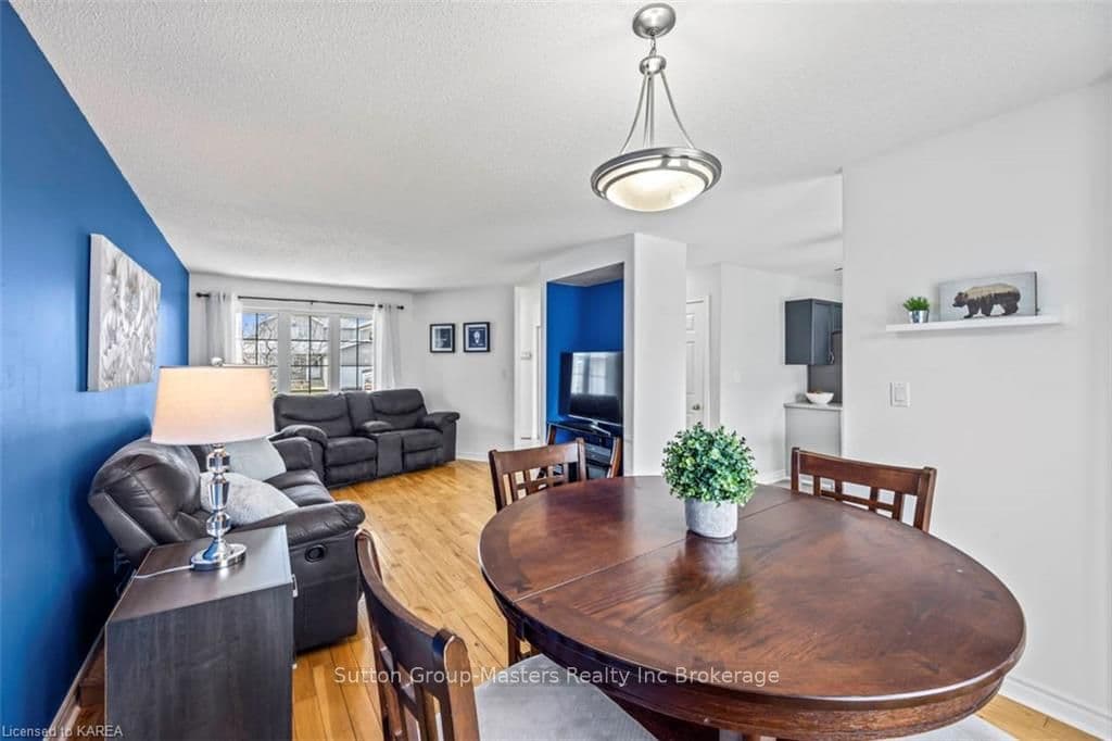 386 COOKE Crescent photo 9