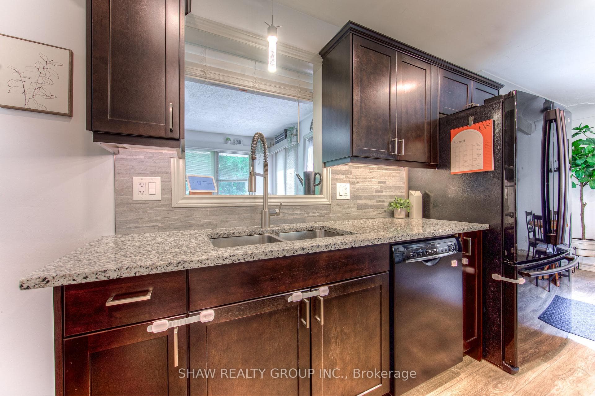 95 Silver Street photo 11